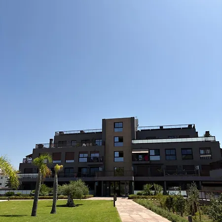 Nuevo En Marinas, *